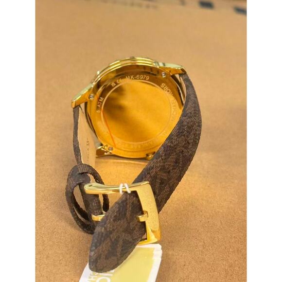 Michael Kors MK6979 Oversized Runway Dive Pavé Gold-Tone and Logo Watch - Picture 4 of 5